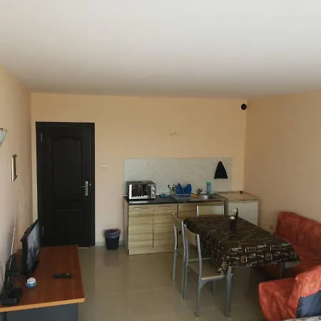 Апартаменти Илтони Apartment Pomorie